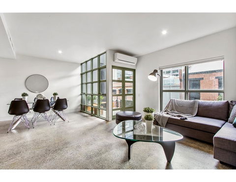 Sophisticated Modern 3 Bed Home In Foodie Paradise - Accommodation Bookings 0