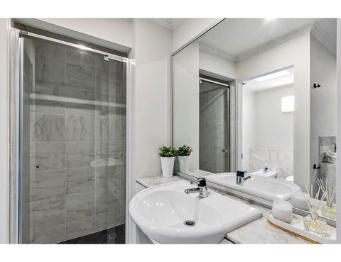 Sophisticated Modern 3 Bed Home In Foodie Paradise - Accommodation Bookings 11