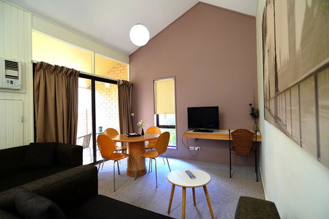 Executive Hideaway - Accommodation Bookings 16