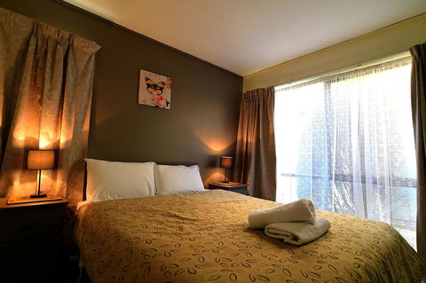 Executive Hideaway - Accommodation Bookings 11
