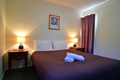 Executive Hideaway - Accommodation Bookings 30