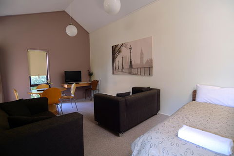 Executive Hideaway - Accommodation Bookings 17