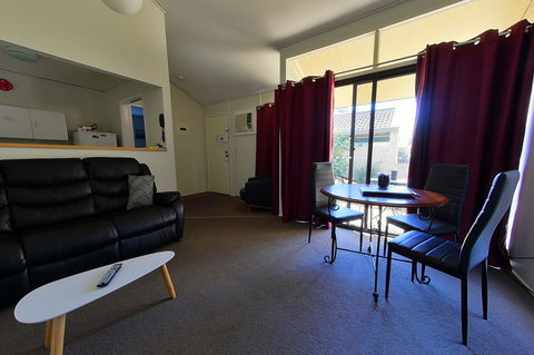 Executive Hideaway - Accommodation Bookings 42