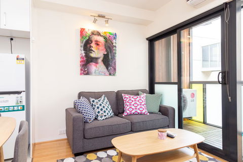 Canvas Suites On Russell Place - Accommodation Bookings 17