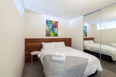 Canvas Suites On Russell Place - Accommodation Bookings 1