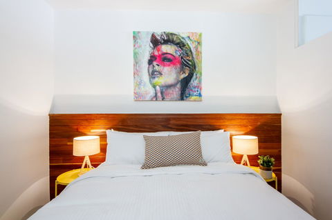 Canvas Suites On Russell Place - Accommodation Bookings 21