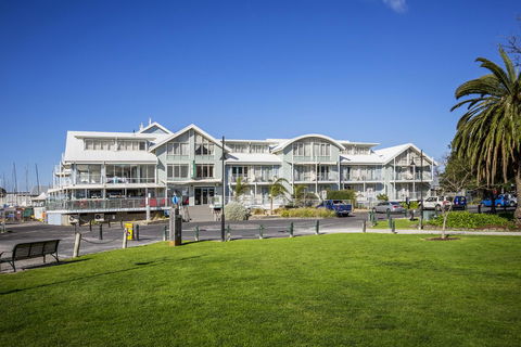Aligned Corporate Residences Williamstown - Accommodation Bookings 3