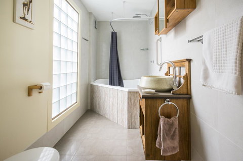 Azen Haven - Accommodation Bookings 6