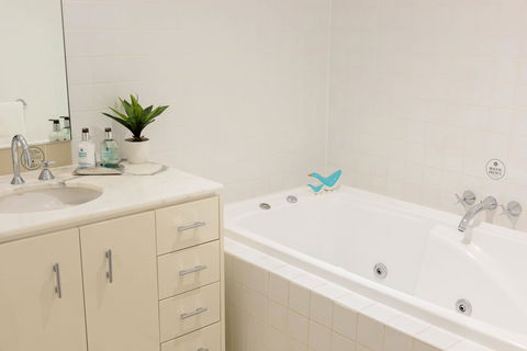 Treasury On Collins - Accommodation Bookings 40