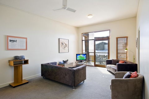 Lornebeach Apartments - Accommodation Bookings 44