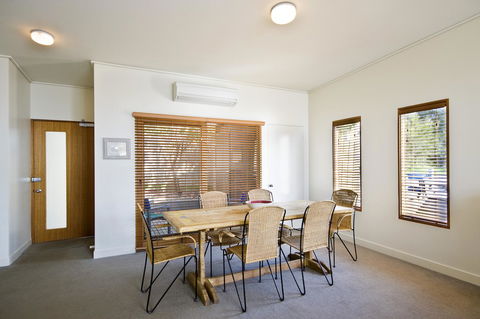 Lornebeach Apartments - Accommodation Bookings 42