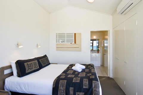 Lornebeach Apartments - Accommodation Bookings 24