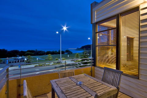 Lornebeach Apartments - Accommodation Bookings 20
