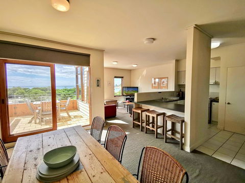 Lornebeach Apartments - Accommodation Bookings 1