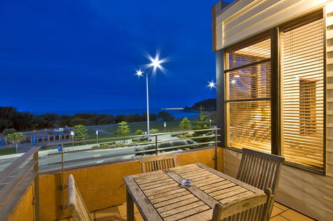 Lornebeach Apartments - Accommodation Bookings 2
