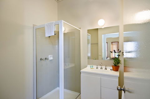 Lornebeach Apartments - Accommodation Bookings 23