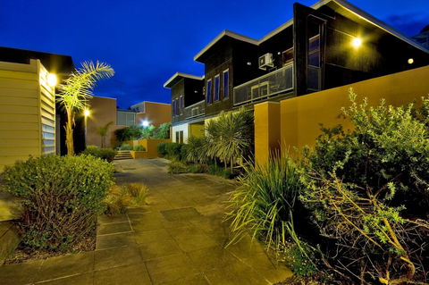 Lornebeach Apartments - Accommodation Bookings 6