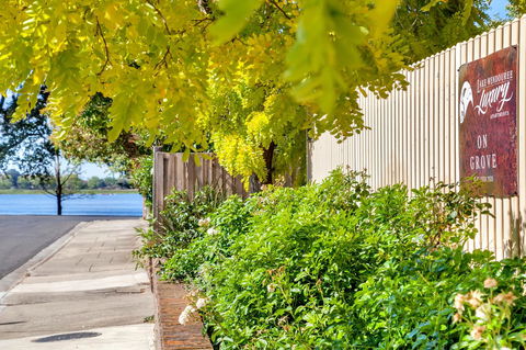 Lake Wendouree Luxury Apartments - Accommodation Bookings 9
