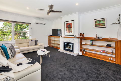 Lake Wendouree Luxury Apartments - Accommodation Bookings 7