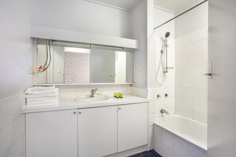 Burvale Hotel - Accommodation Bookings 1