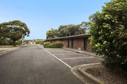 Burvale Hotel - Accommodation Bookings 28