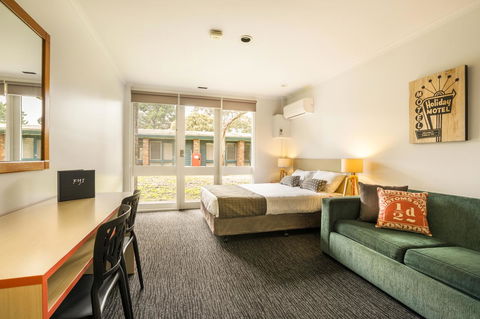 Burvale Hotel - Accommodation Bookings 7
