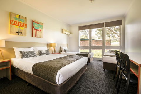 Burvale Hotel - Accommodation Bookings 0
