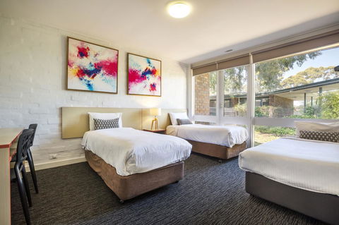 Burvale Hotel - Accommodation Bookings 4