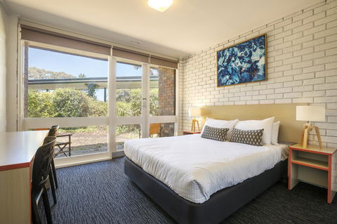 Burvale Hotel - Accommodation Bookings 5