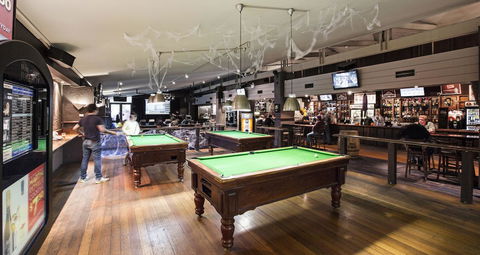 Burvale Hotel - Accommodation Bookings 24