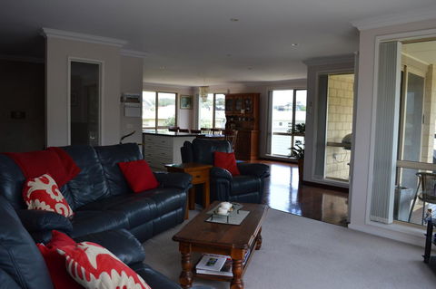 Ocean View Beach House - Accommodation Bookings 14