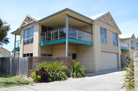 Ocean View Beach House - Accommodation Bookings 0