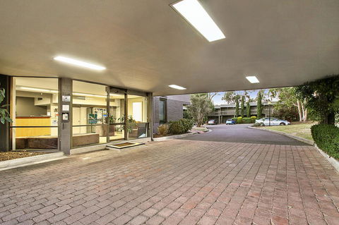 Knox International Hotel And Apartments - Accommodation Bookings 8