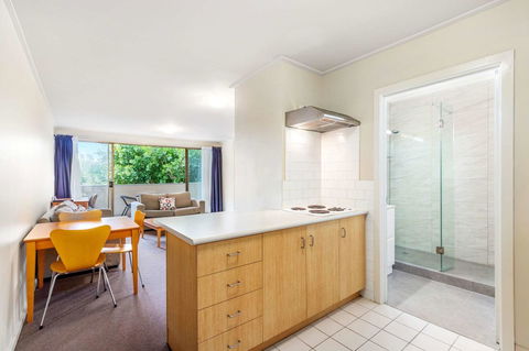 Knox International Hotel And Apartments - Accommodation Bookings 3