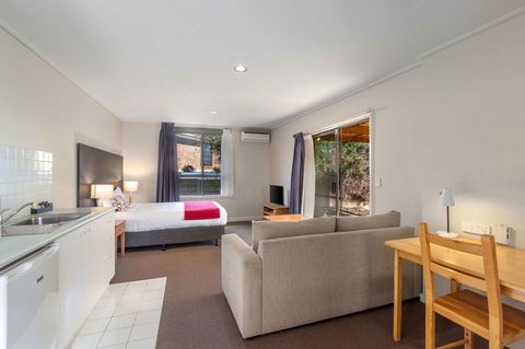 Knox International Hotel And Apartments - Accommodation Bookings 9