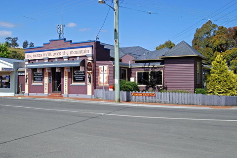 The Bears Went Over The Mountain - Accommodation Bookings 0