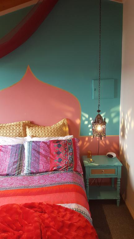The Bohemian Art Studio - Accommodation Bookings 3