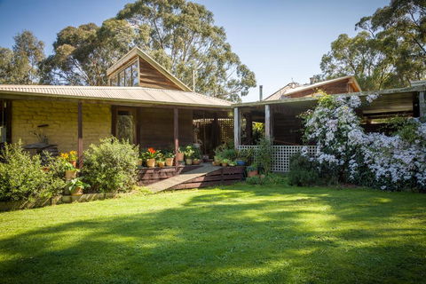 The Burrow At Wombat Bend - Accommodation Bookings 2