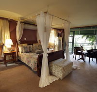 The Castle - Villa by the Sea - Accommodation Bookings