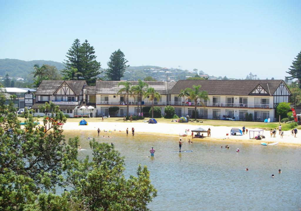 Forresters Beach NSW Accommodation Bookings