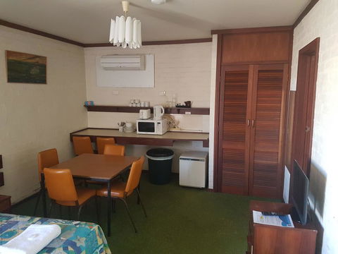 The Club Hotel - Accommodation Bookings 1