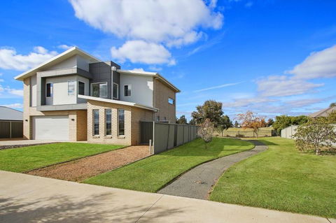 The Clubhouse On Black Bull - Accommodation Bookings 1