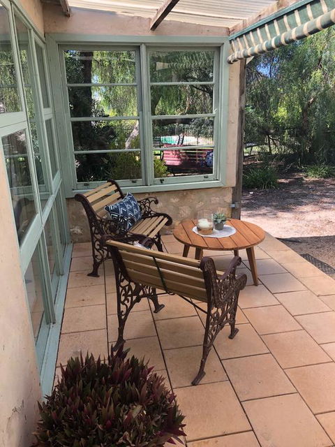 The Coach House - Accommodation Bookings 3
