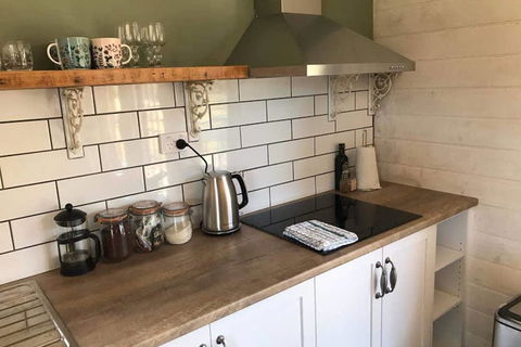 The Cottage - 58 Acre Farm Stay At Hanging Rock - Accommodation Bookings 2