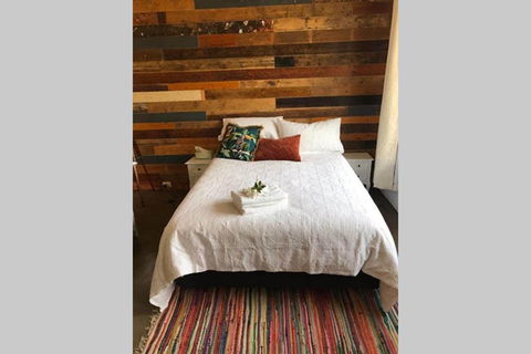 The Cottage - 58 Acre Farm Stay At Hanging Rock - Accommodation Bookings 1