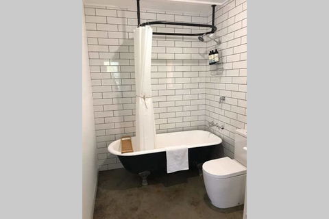 The Cottage - 58 Acre Farm Stay At Hanging Rock - Accommodation Bookings 3