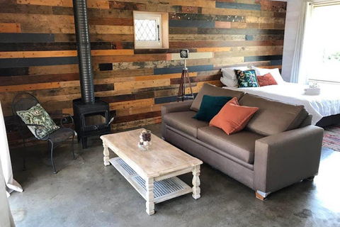 The Cottage - 58 Acre Farm Stay At Hanging Rock - Accommodation Bookings 0