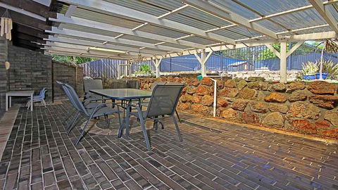 The Court 4 - Lazy Dayz - Accommodation Bookings 3