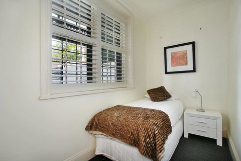 The Courtyard Of St Neot - Art Deco 2BR Potts Point Apartment With Large Courtyard In Stunning Location - Accommodation Bookings 2