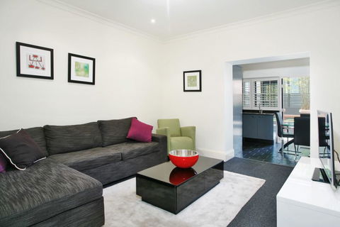 The Courtyard Of St Neot - Art Deco 2BR Potts Point Apartment With Large Courtyard In Stunning Location - Accommodation Bookings 0